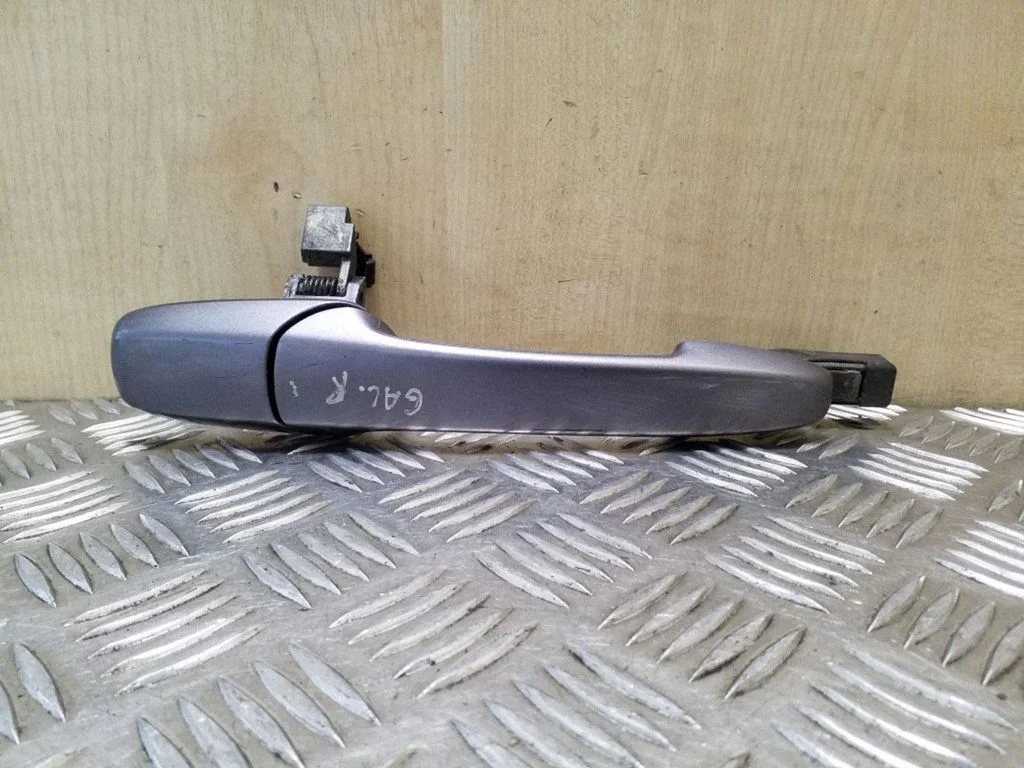 Rear door exterior handle – rear right