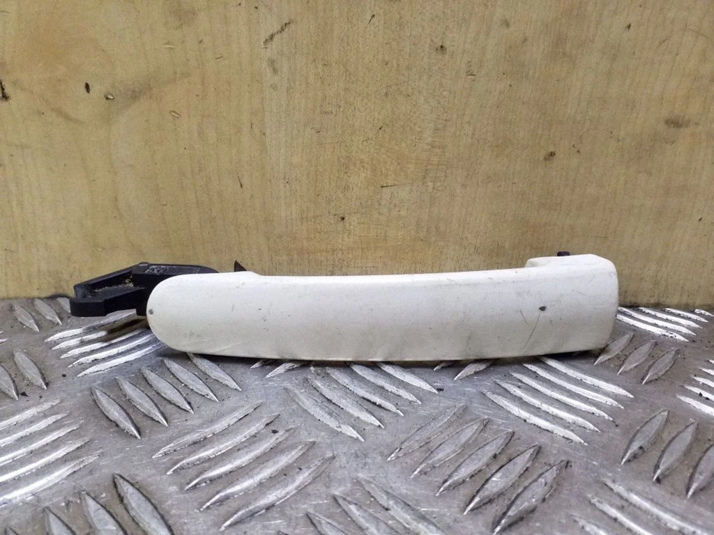 Rear door exterior handle 3B0837207