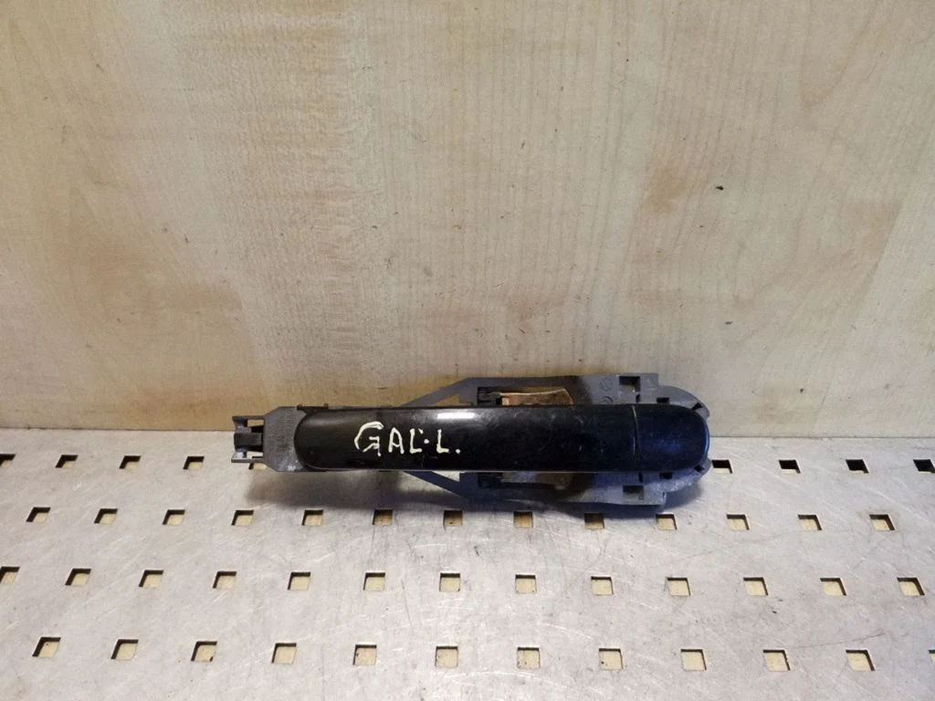 Tagaukse välimine käepide 3B0837885