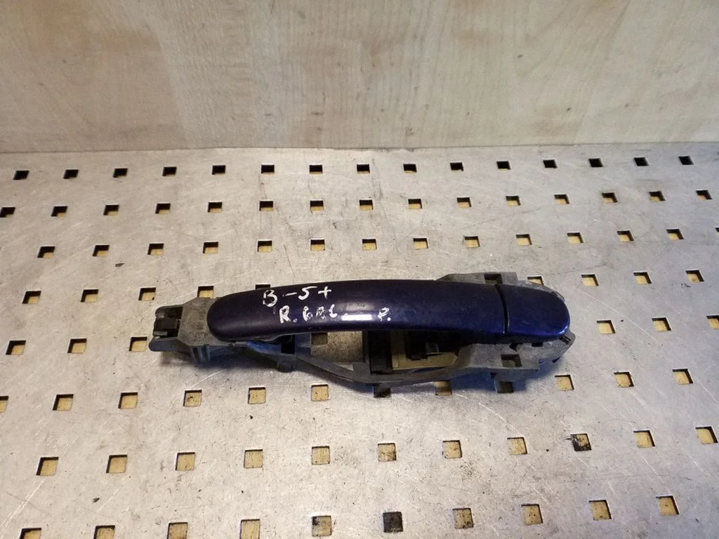 Rear door exterior handle – right