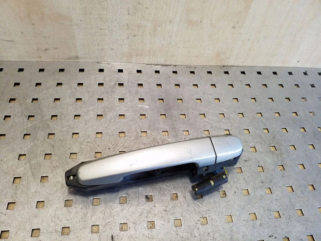 Rear door exterior handle – right