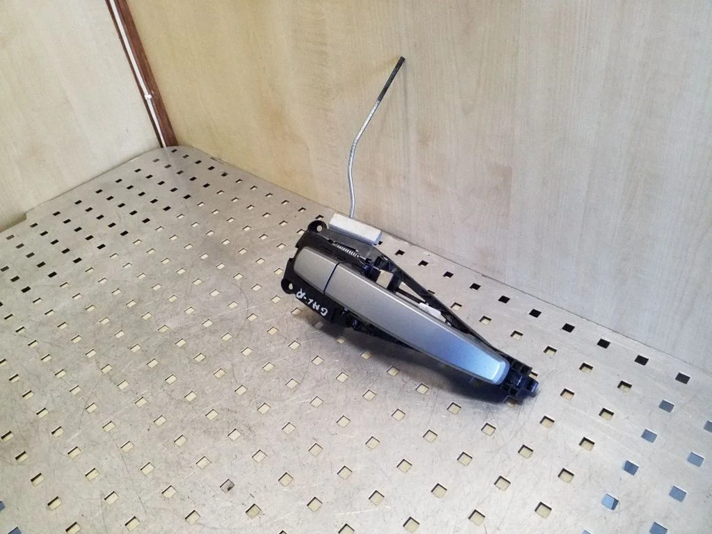 Rear door exterior handle 13308536