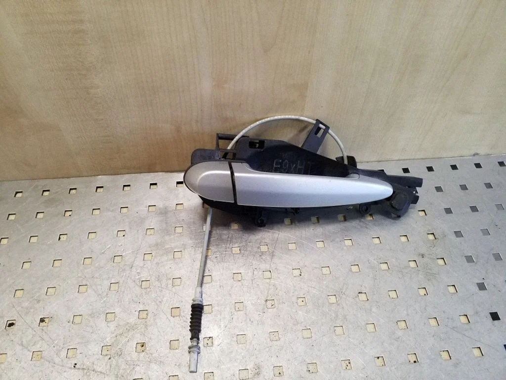 Rear door exterior handle – right