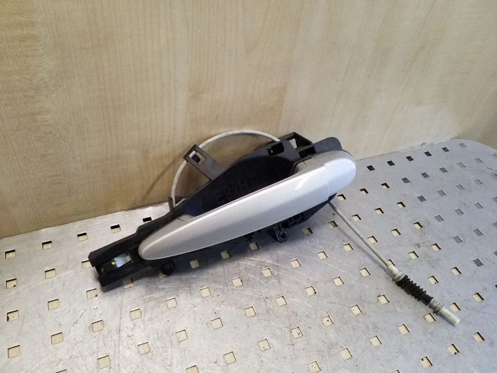 Rear door exterior handle – left