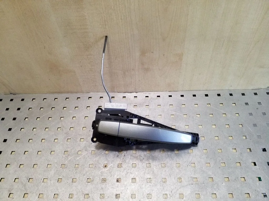 Rear door exterior handle 14096401RH