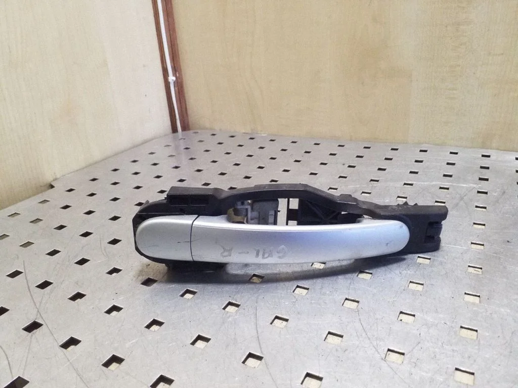 Tagaukse välimine käepide 5P0839886A