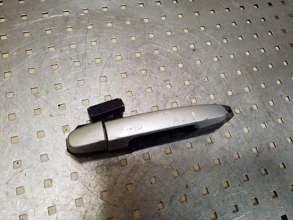 Rear door exterior handle – right