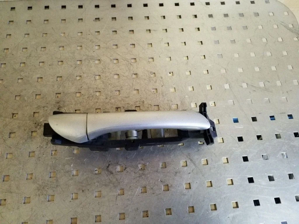 Rear door exterior handle – right