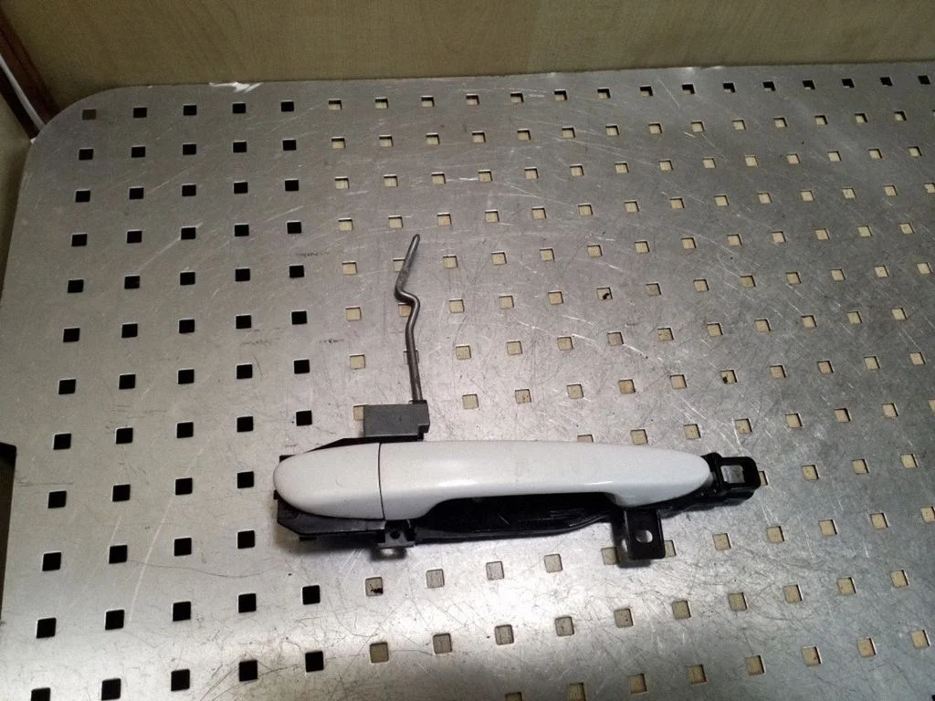 Rear door exterior handle – right