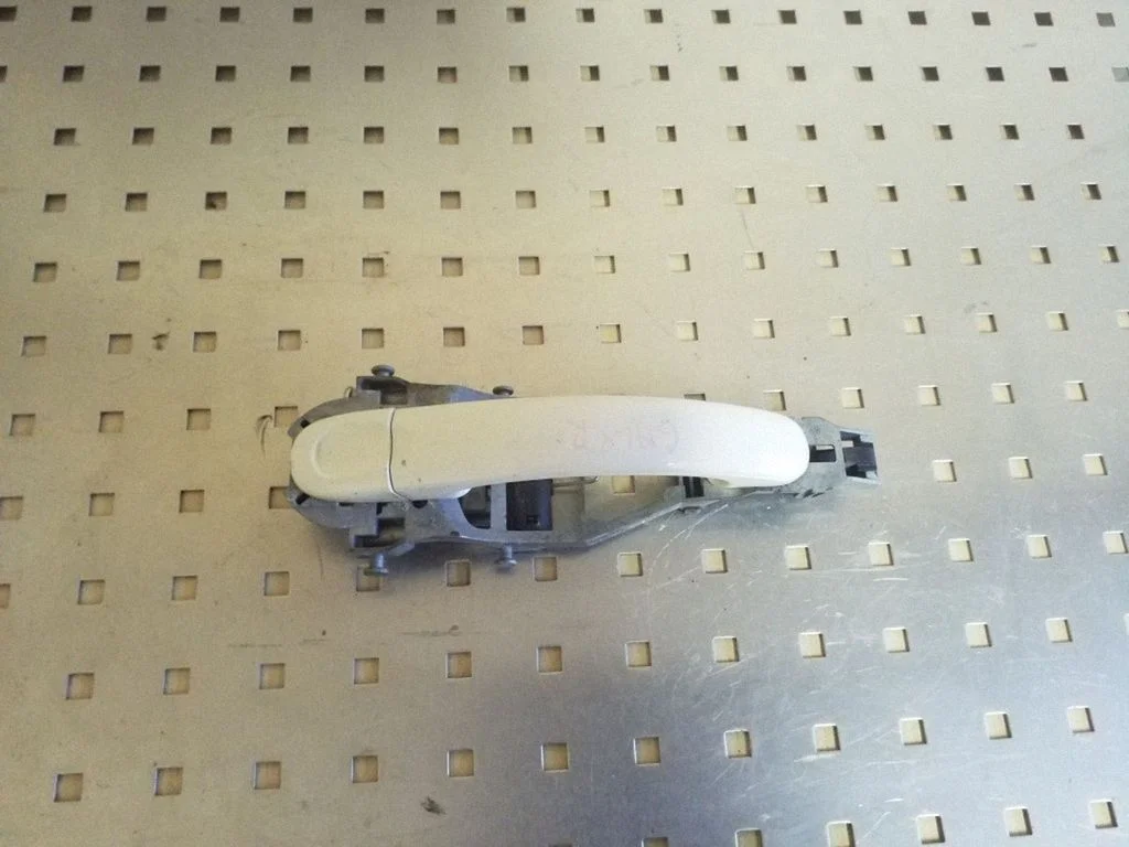 Rear door exterior handle – right