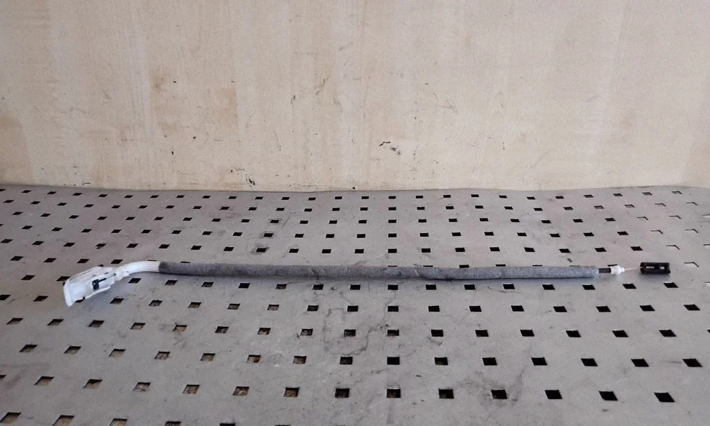Rear door cable line 7036467