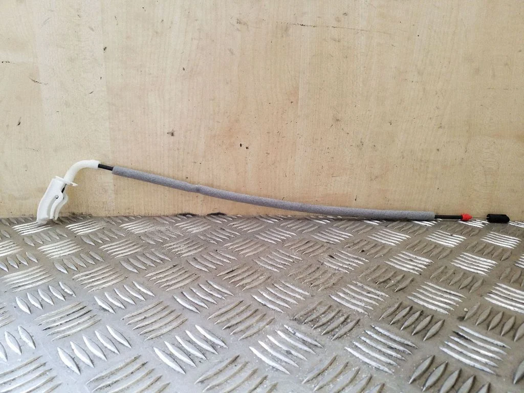 Rear door cable line 3330987119702