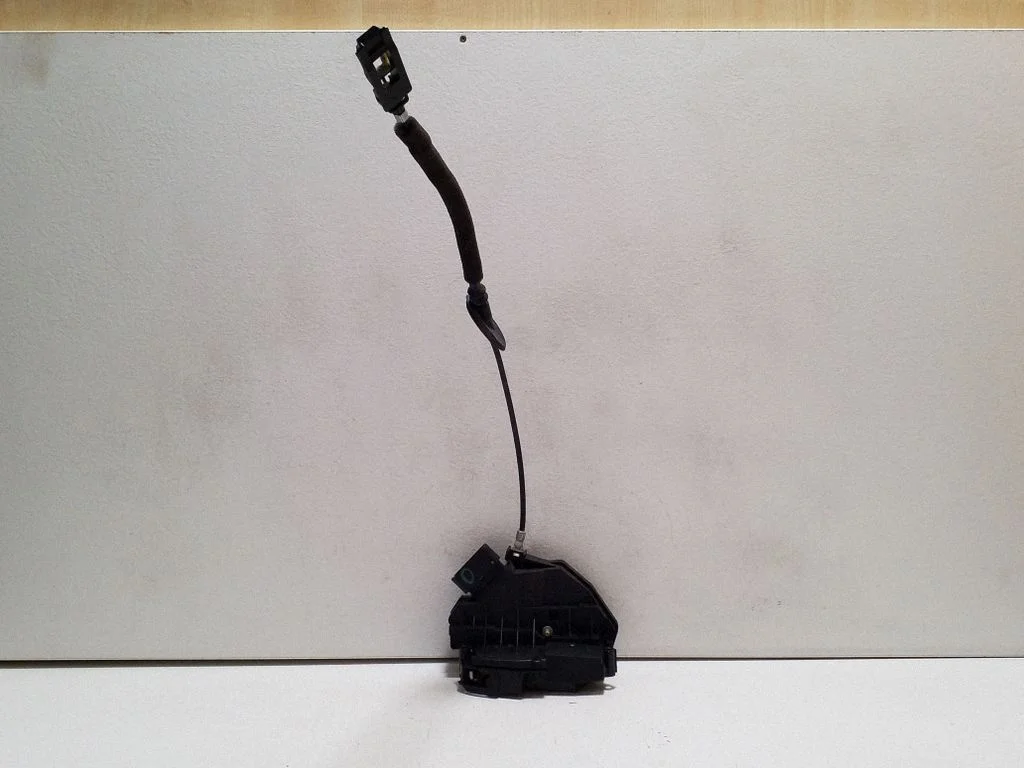 Rear door lock EM2AR26413CC