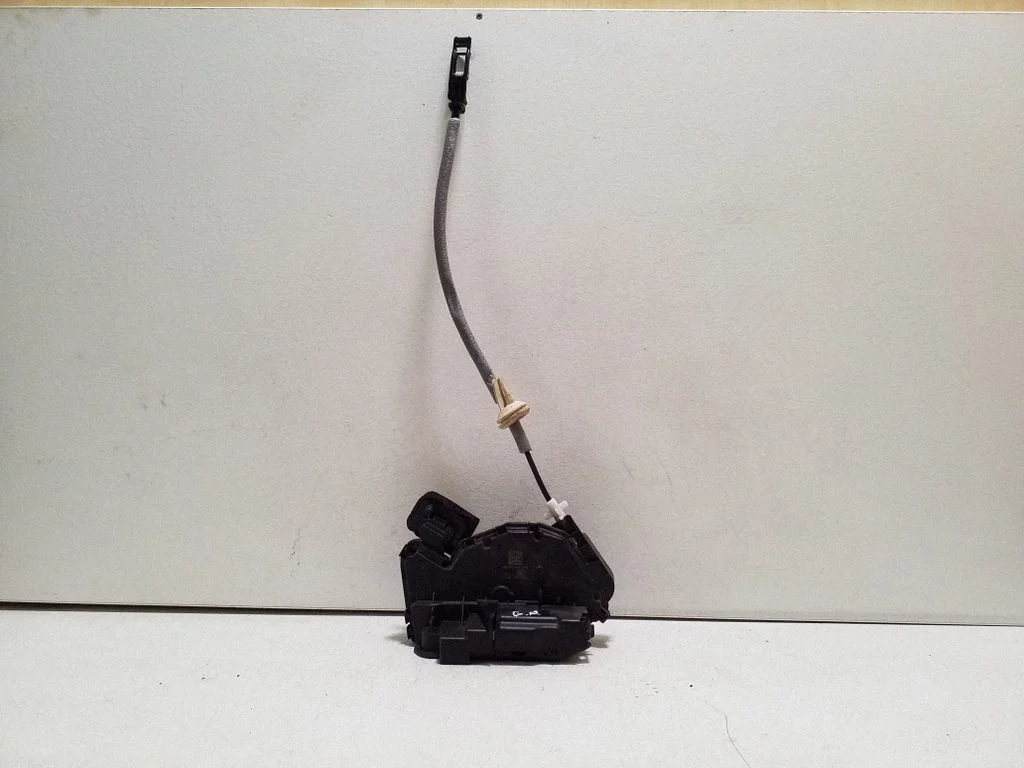 Rear door lock – Volkswagen Passat B7 USA (2012-2019)