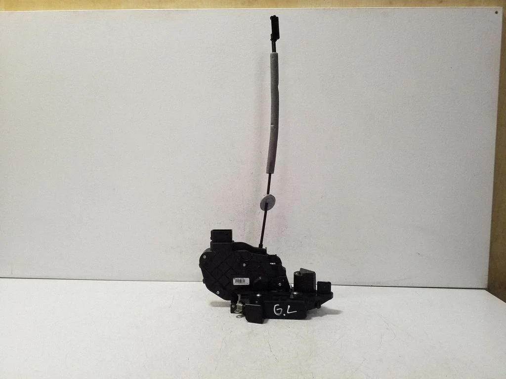 Aizmugurējo durvju slēdzene 30799330