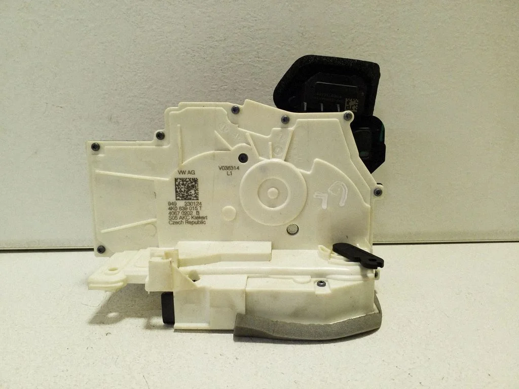Rear door lock 4K0839015T