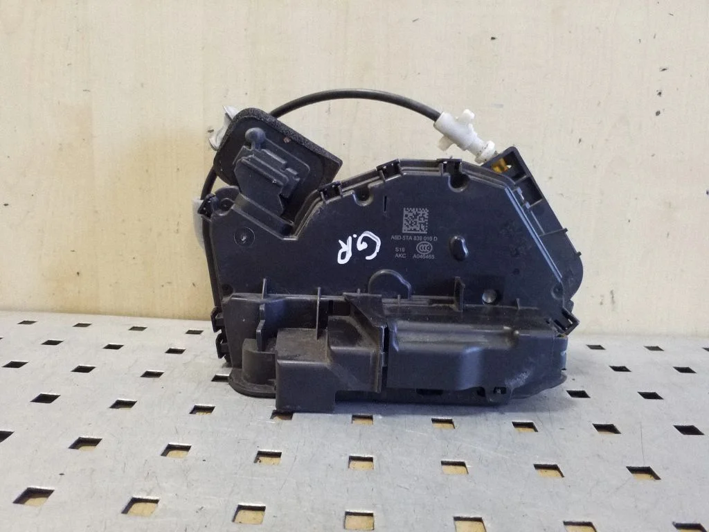 Tagaukse lukk A6D5TA839016D
