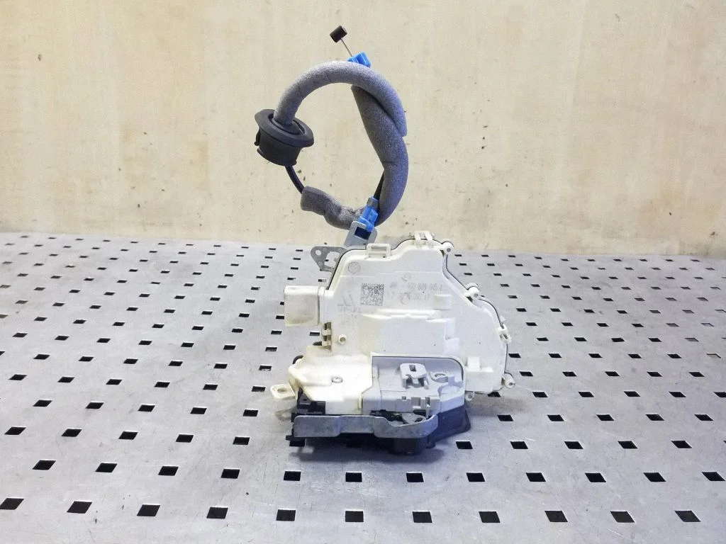Rear door lock 4G0839015E