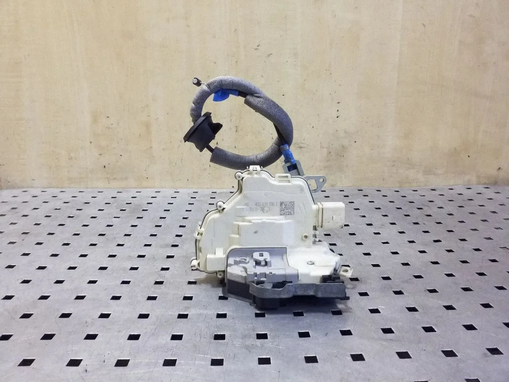 Rear door lock 4G0839016E