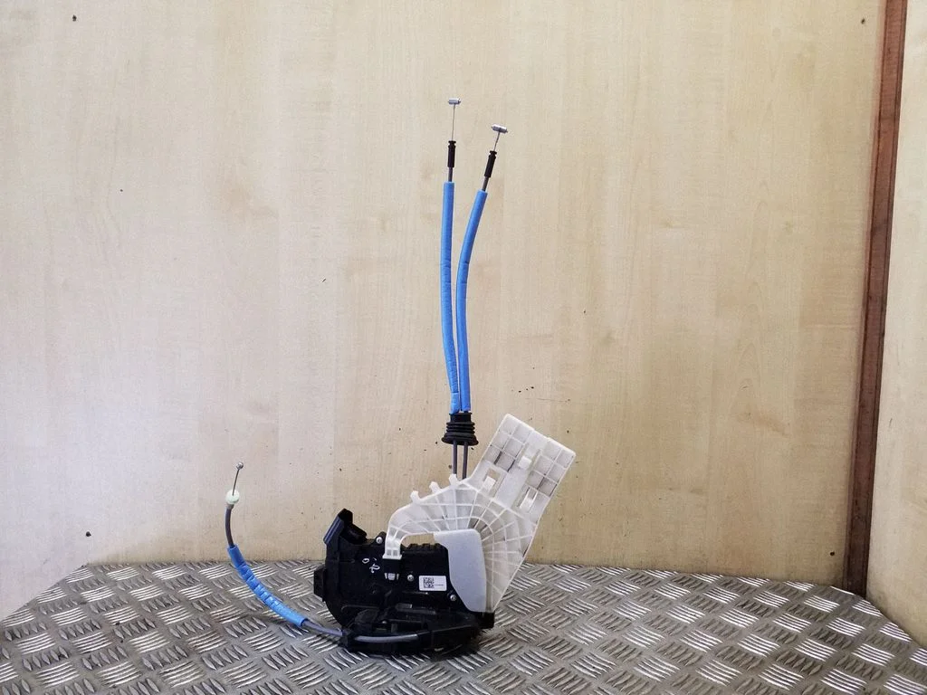 Rear door lock 81420K0000
