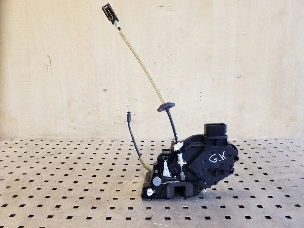 Rear door lock – Land Rover Range Rover Sport L320 (2005-2013)