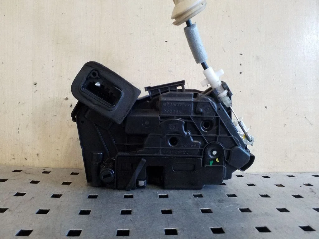 Rear door lock – Volkswagen Passat CC (2008-2016)