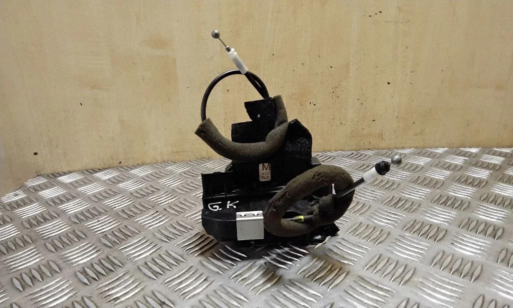Rear door lock – Nissan Juke I F15 (2010-2018)
