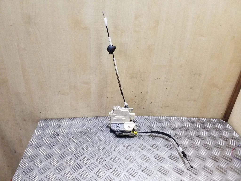 Rear door lock 8K0839016C