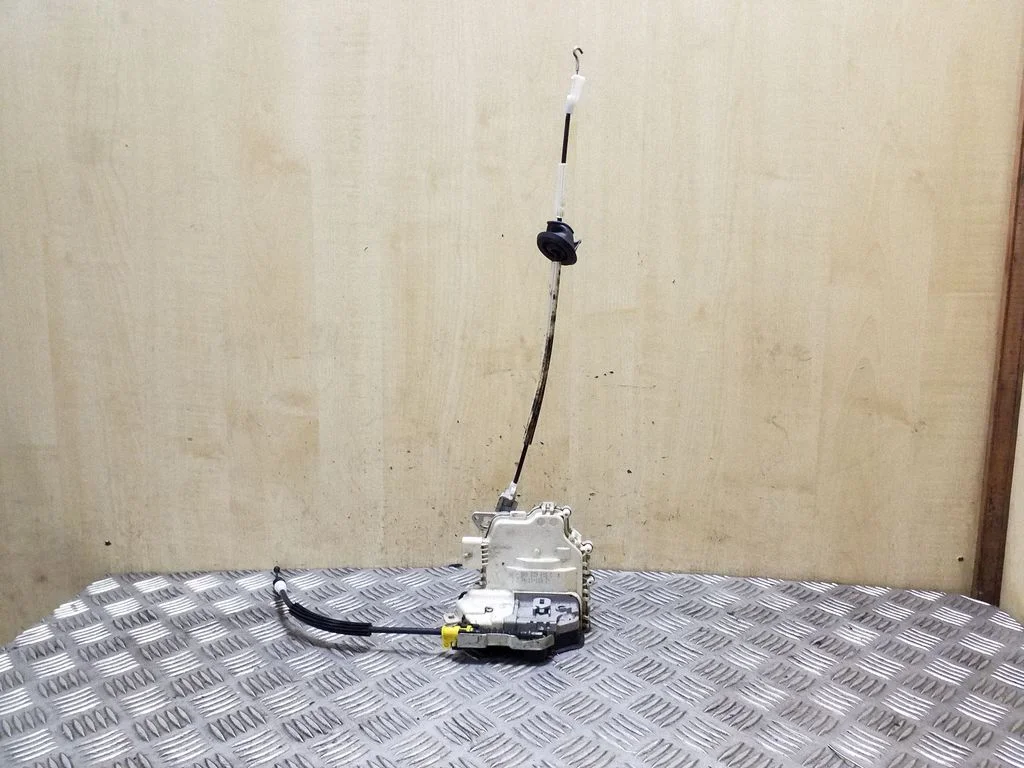 Rear door lock 8K0839015C