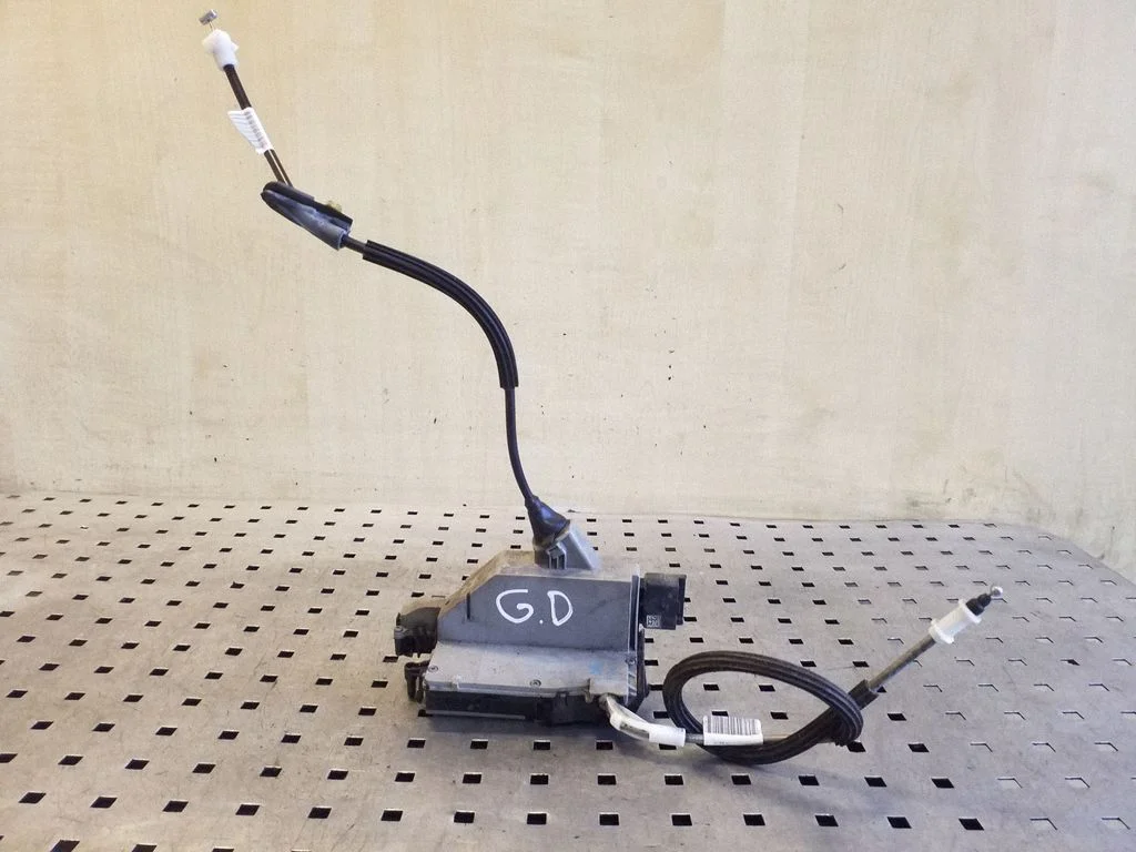 Rear door lock 9685353680