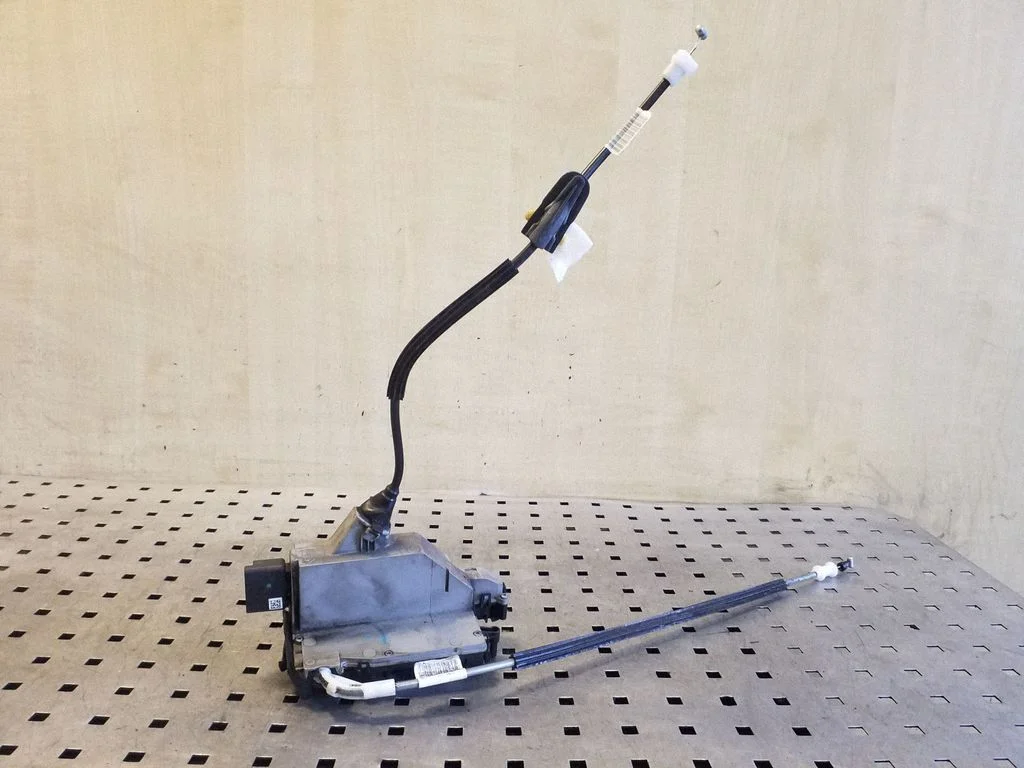 Rear door lock 9685353580