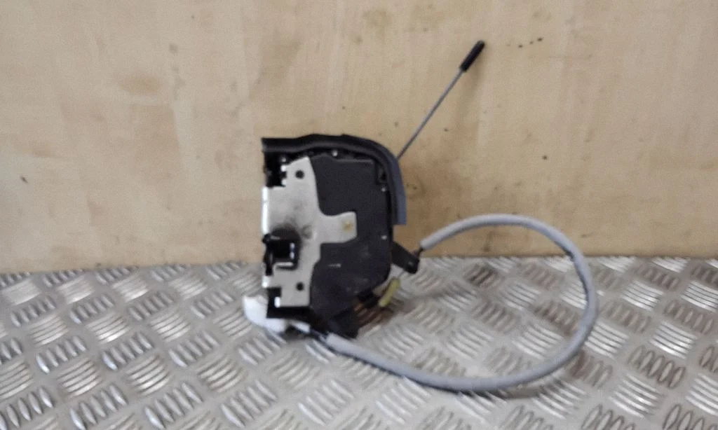 Rear door lock – BMW X5 E53 (1999-2006)