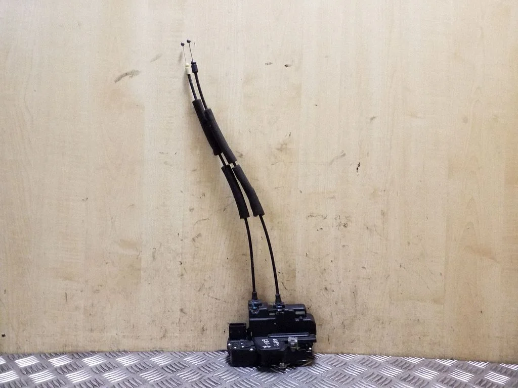 Rear door lock – right