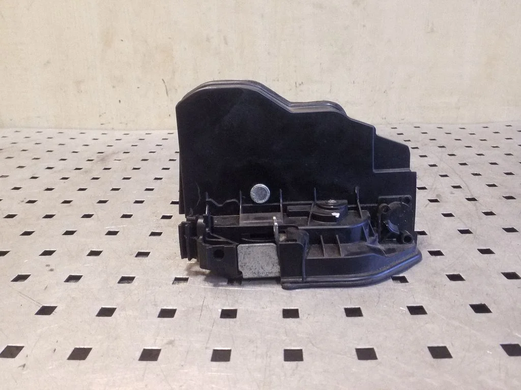 Aizmugurējo durvju slēdzene – BMW X5 E70 (2006-2013)