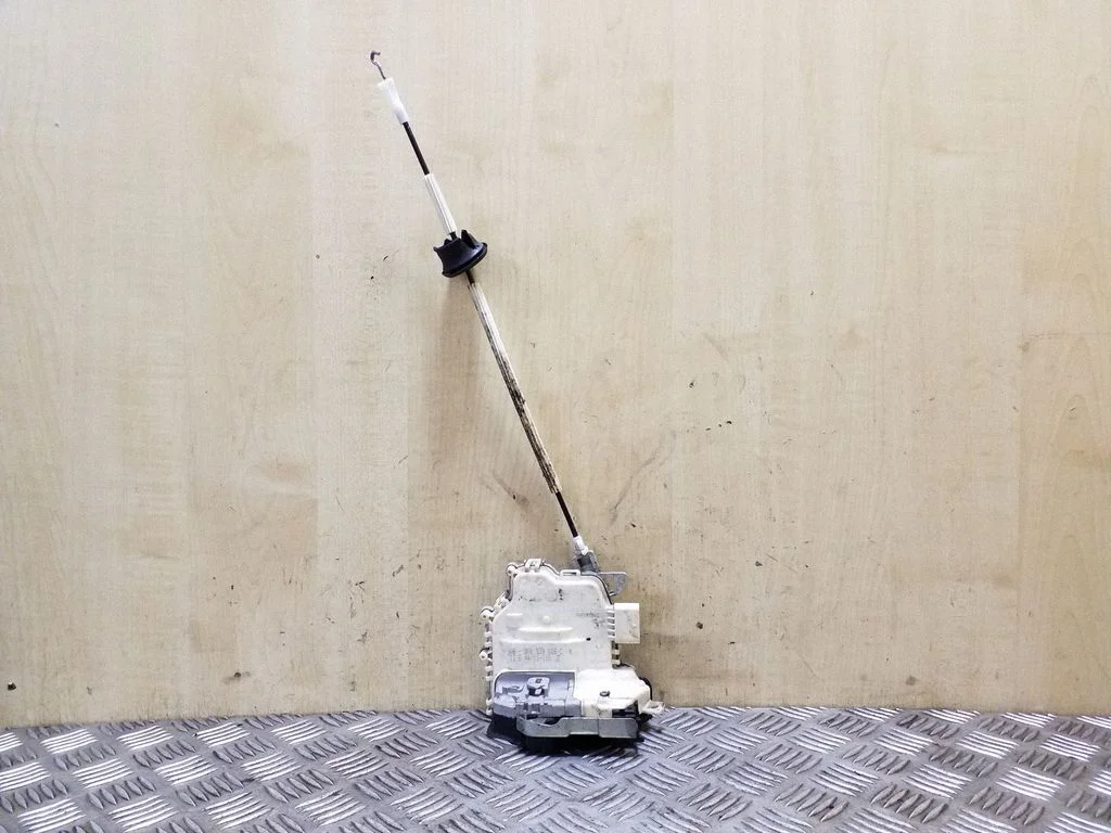 Rear door lock 8K0839016C