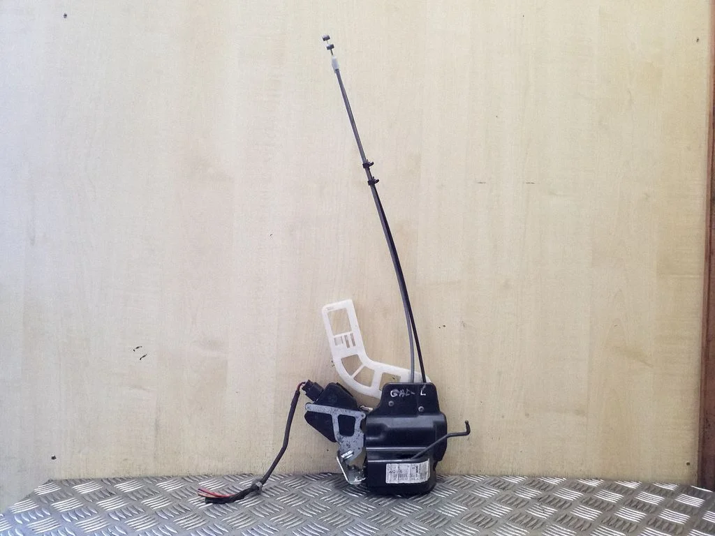 Rear door lock 814101F010