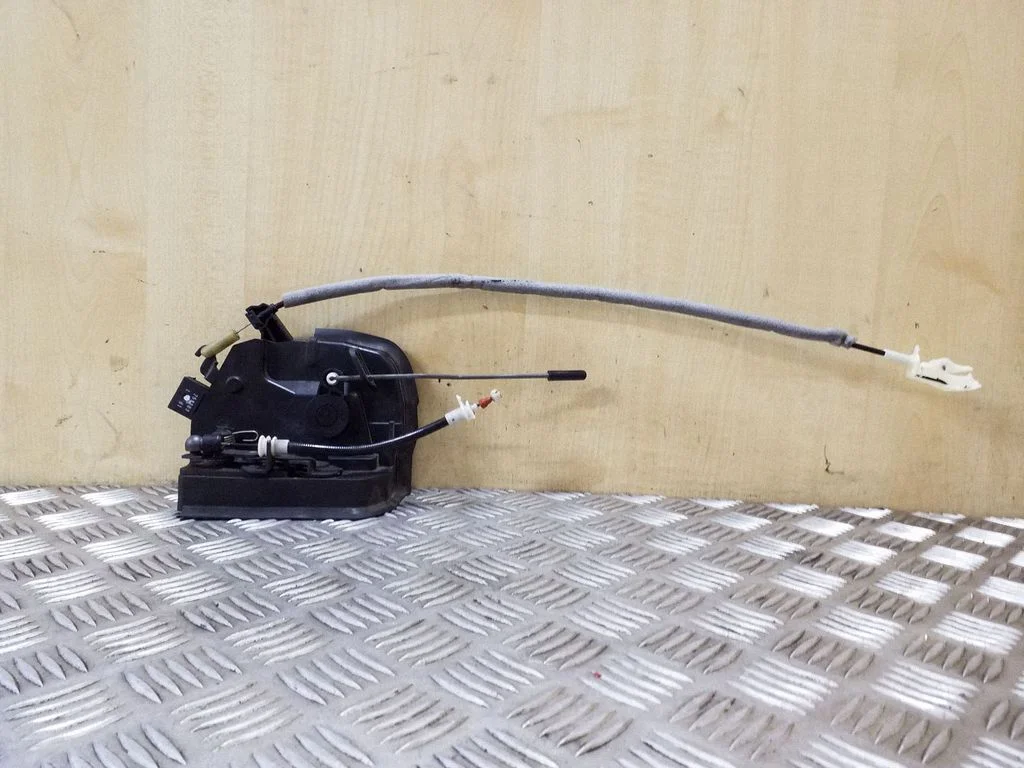 Rear door lock – BMW X5 E53 (1999-2006)