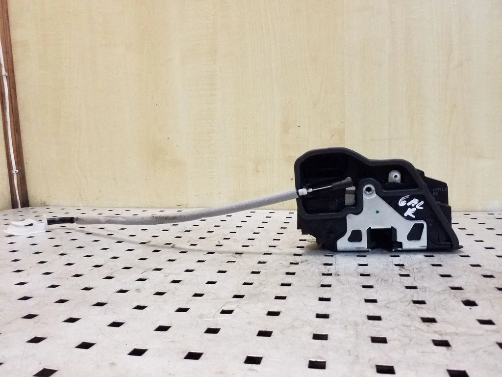 Rear door lock 7202148