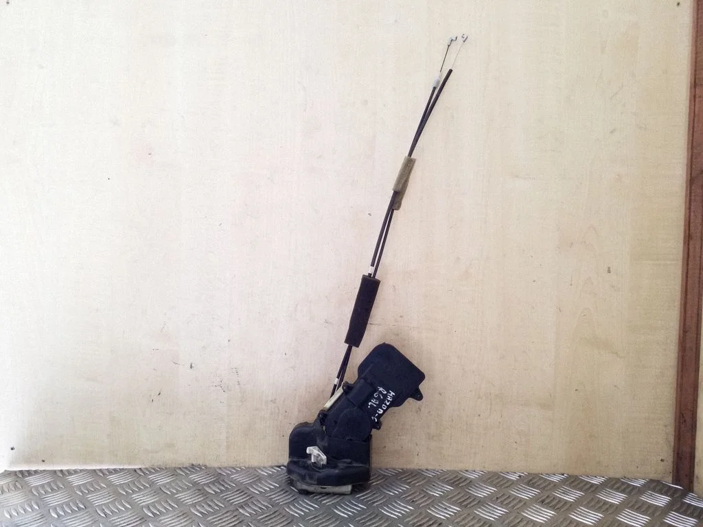 Rear door lock – right