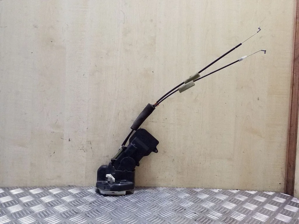 Rear door lock – right