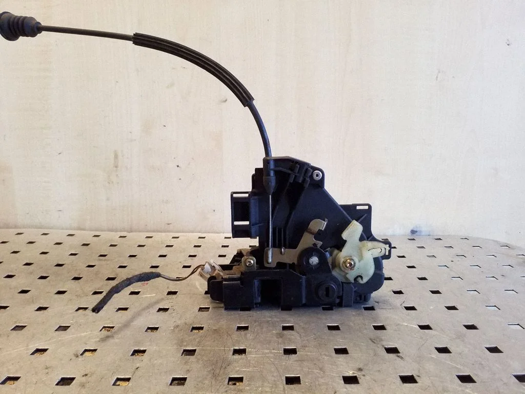 Rear door lock – Volkswagen Golf IV (1998-2005)