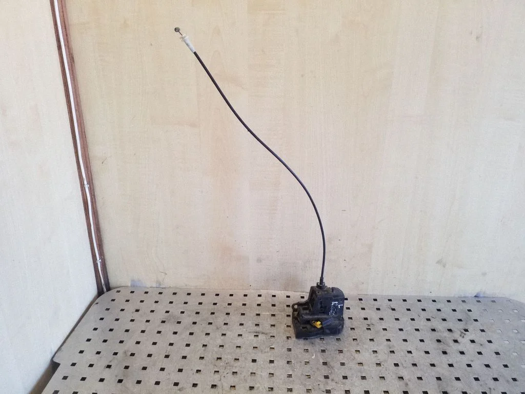 Rear door lock – left