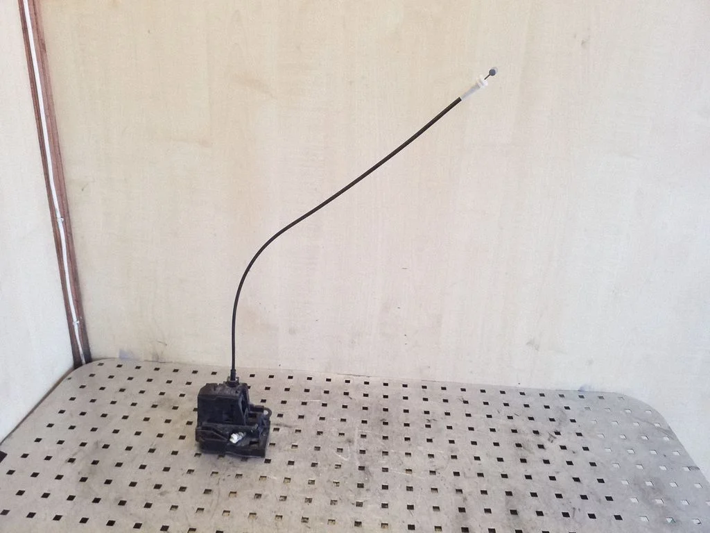 Rear door lock – right