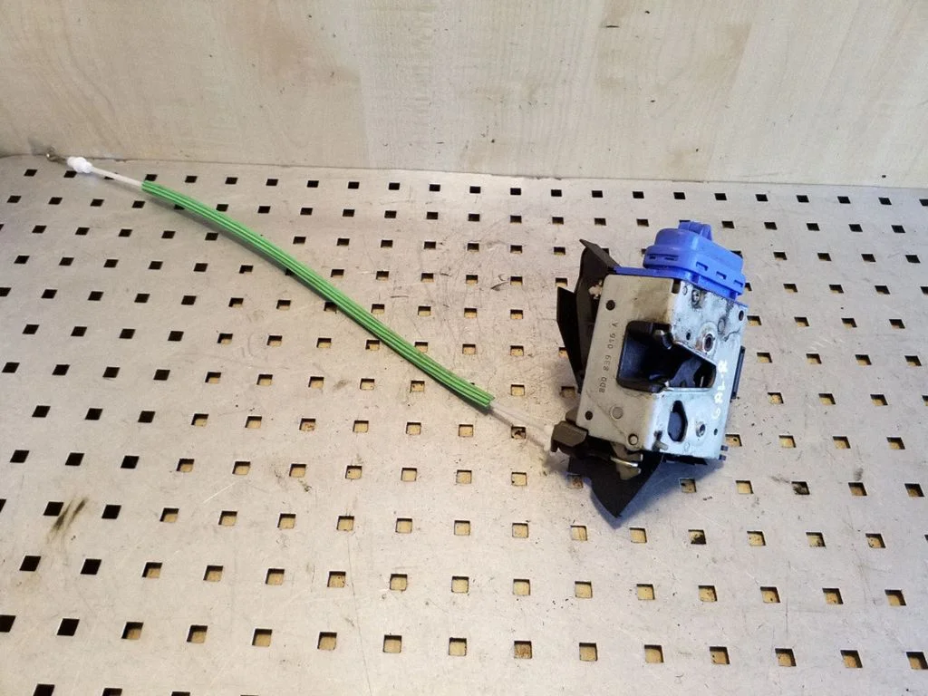 Rear door lock 8D0839016A