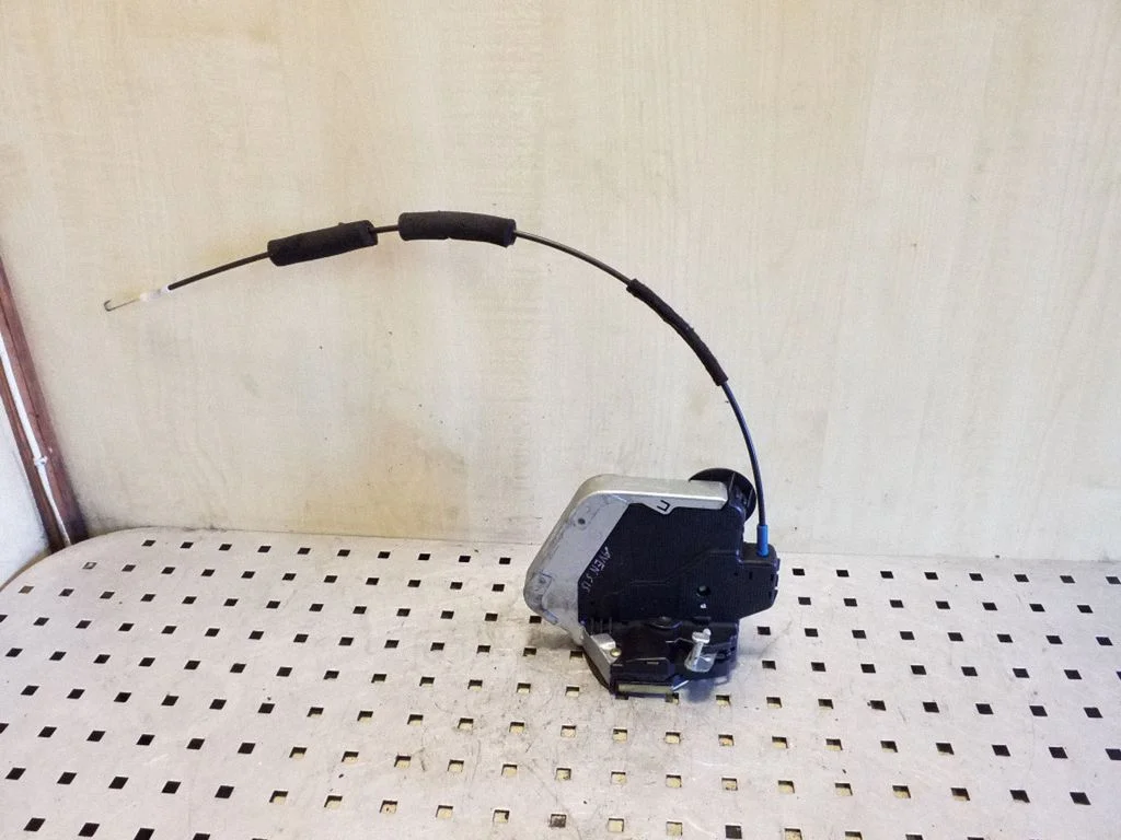 Rear door lock – right
