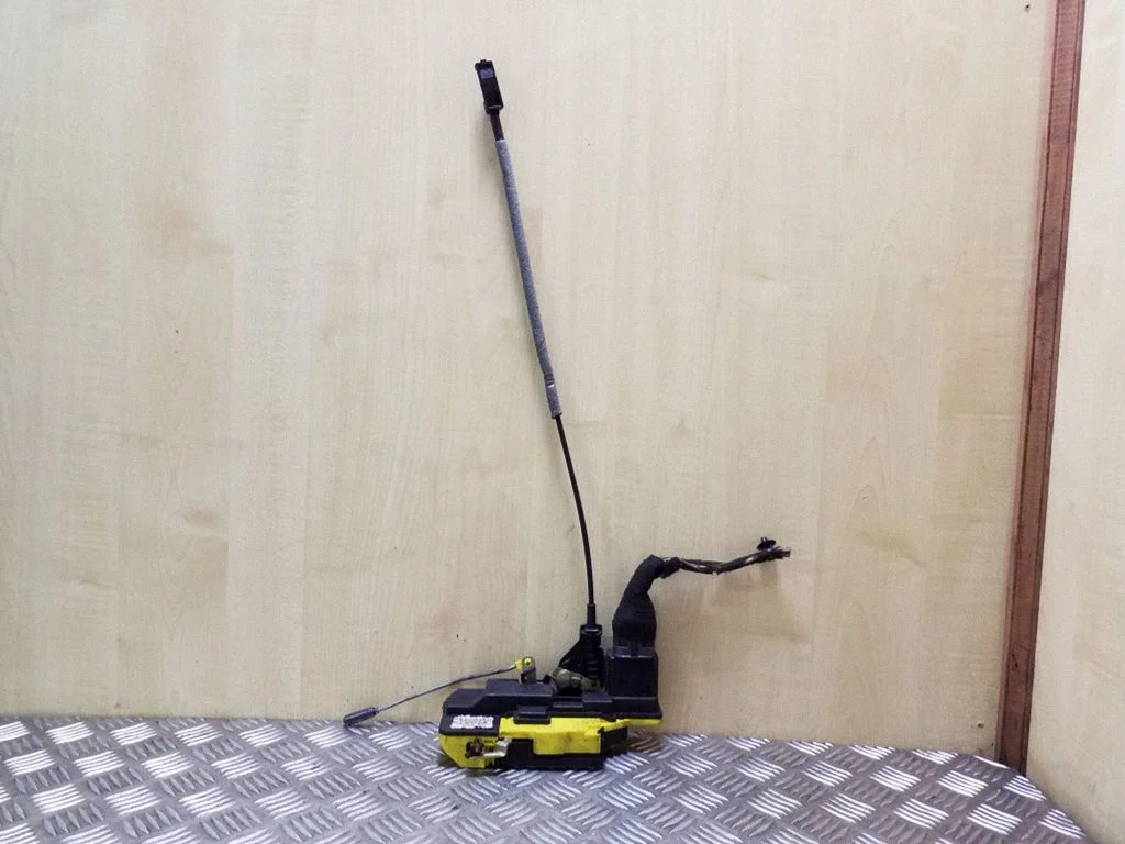 Rear door lock – Volvo XC70 (2005-2007)