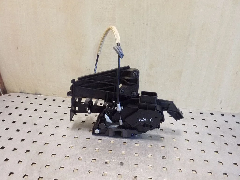 Rear door lock 8V4AS26413EA