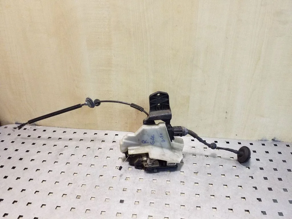 Rear door lock 3B0837868