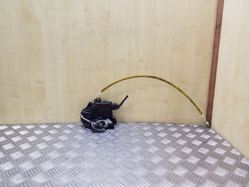 Rear door lock – Audi A6 Allroad C5 (1999-2005)