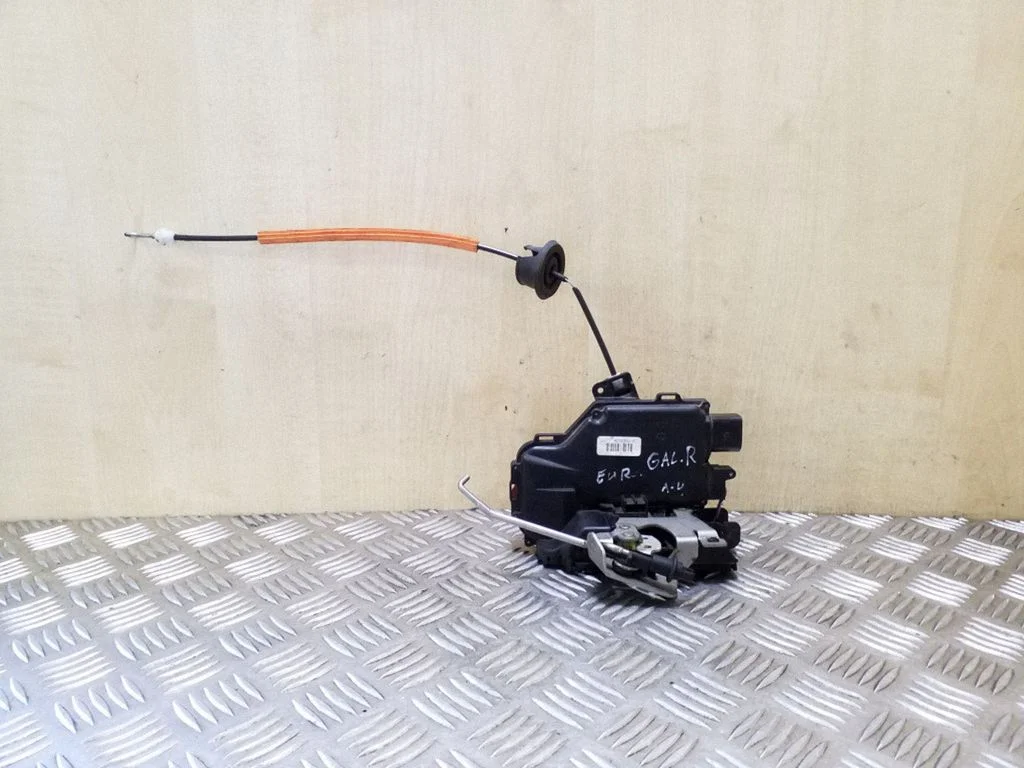Rear door lock 8E0839016C